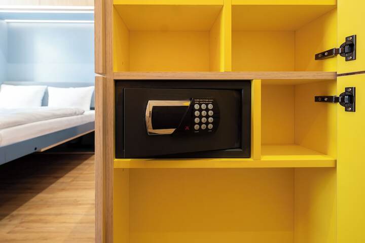 Room 83 of 123