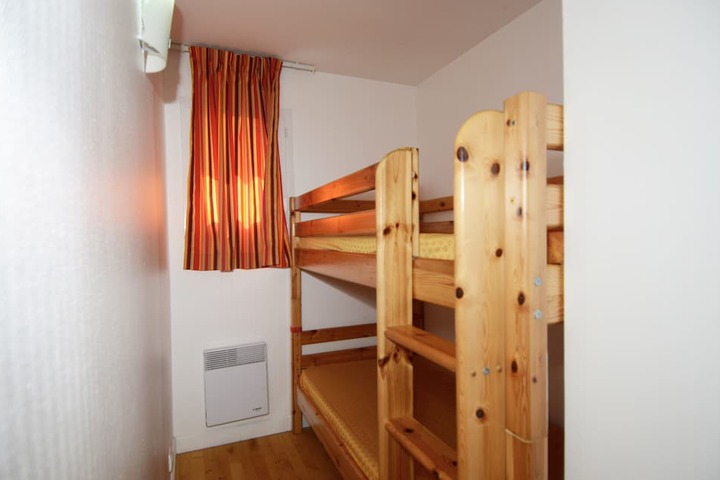Room 3 of 16