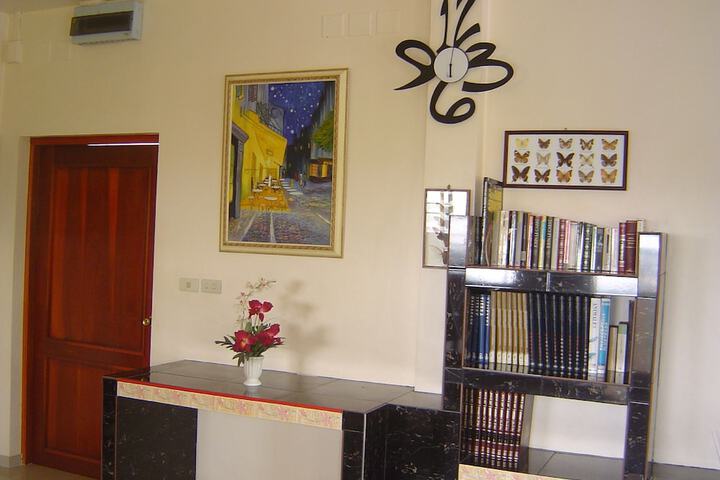 Room 14 of 68
