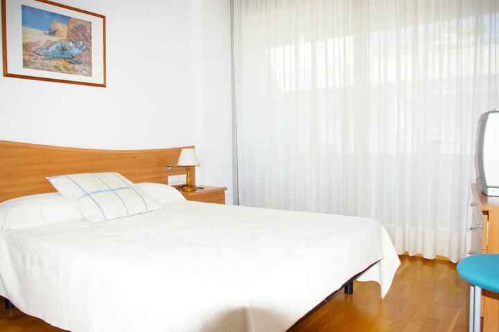Room 4 of 32