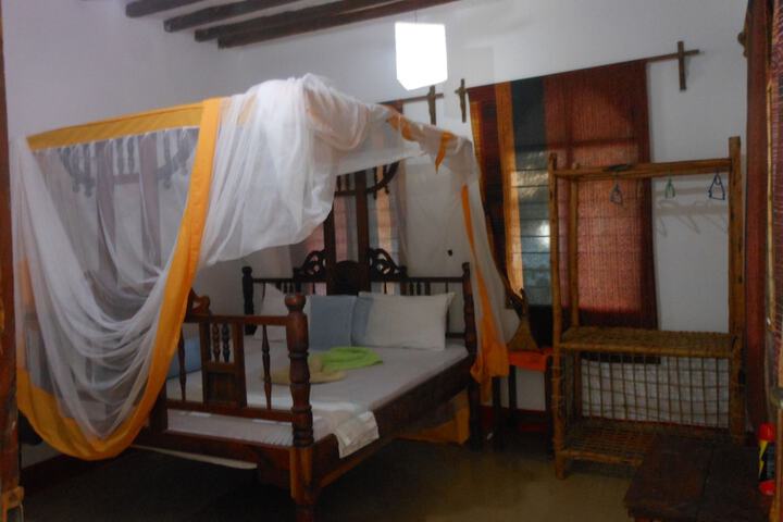 Room 9 of 161
