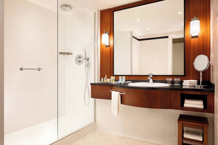 Room 42 of 105