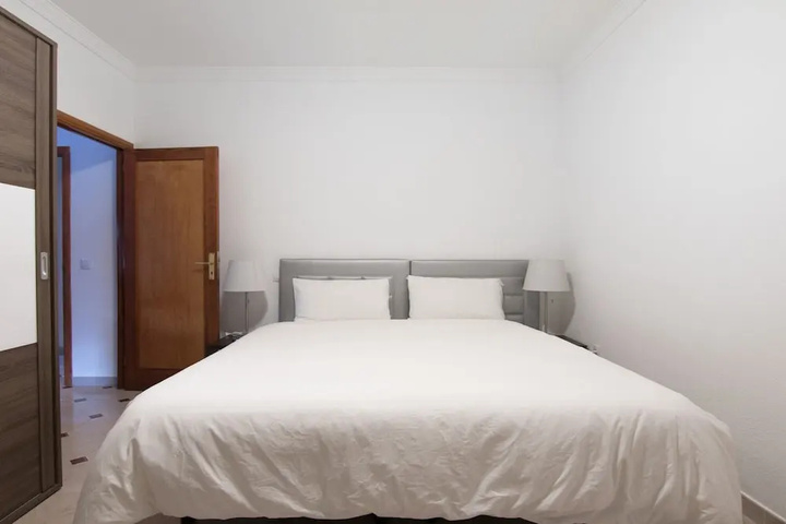 Room 3 of 16