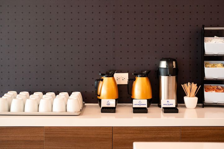 Breakfast/Coffee Service 72 of 90