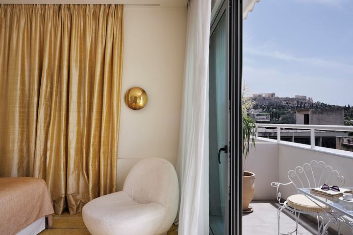 Room 26 of 61