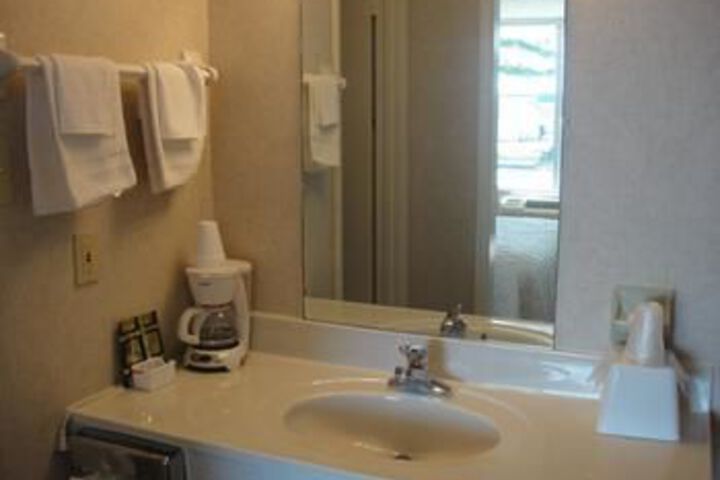 Room 2 of 6