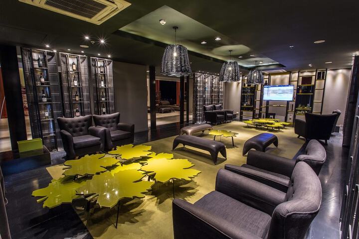 Hotel Lobby