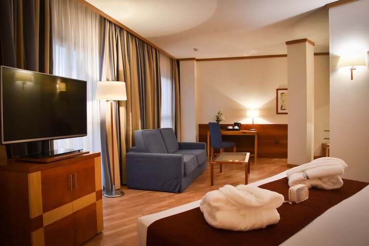 Room 25 of 145