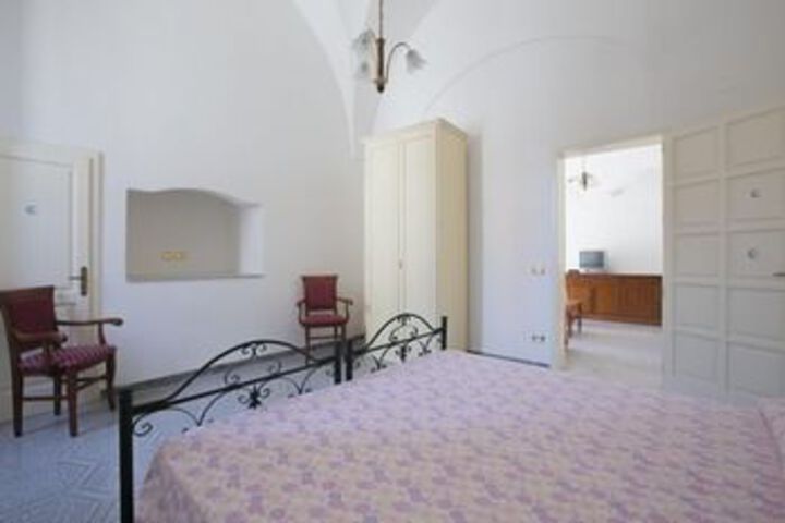 Room 15 of 34