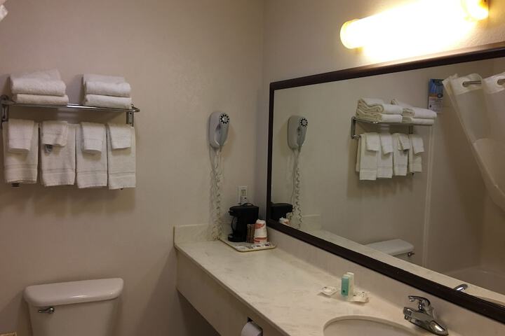Bathroom sink