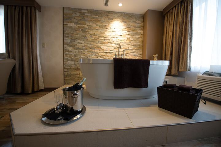 Jetted tub