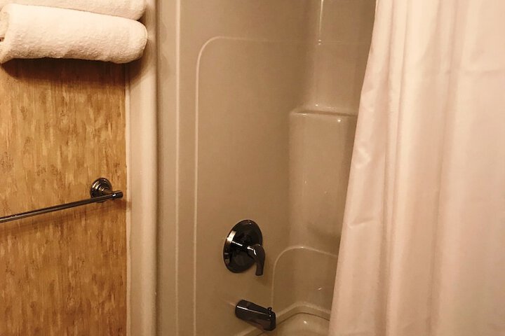Room 73 of 99