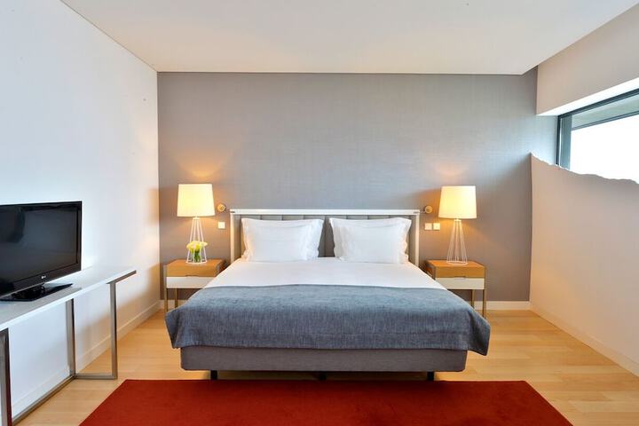 Room 15 of 63
