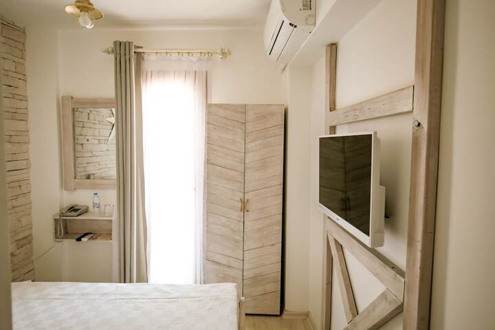Room 15 of 27