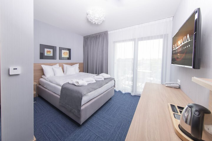 Room 3 of 54