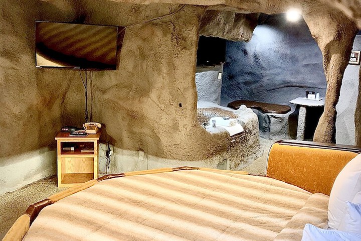 Blue King Bed Main Floor (26 of 180)
