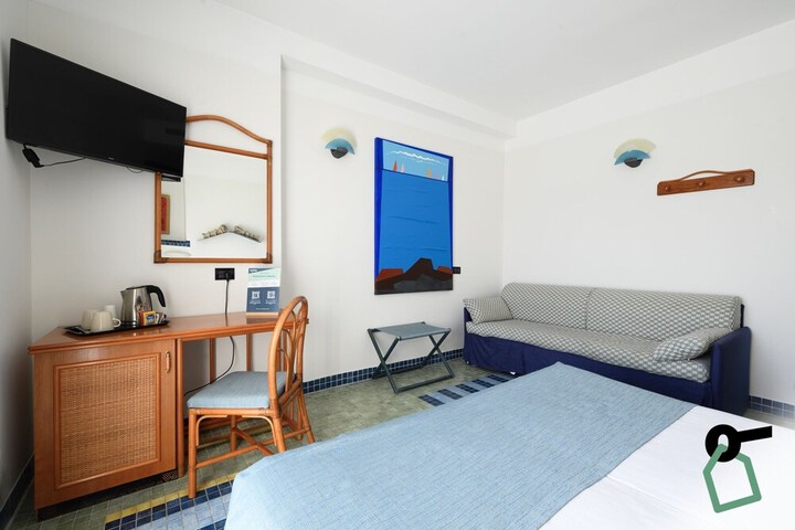 Room 14 of 66
