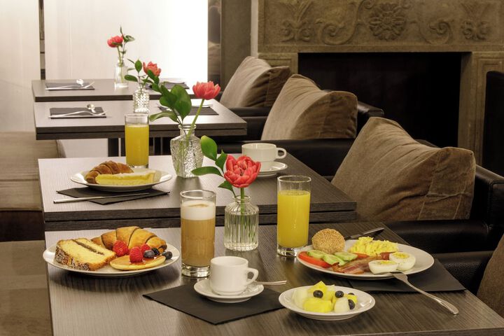 Breakfast/Coffee Service 84 of 95