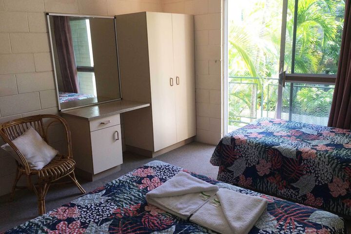 Room 4 of 13