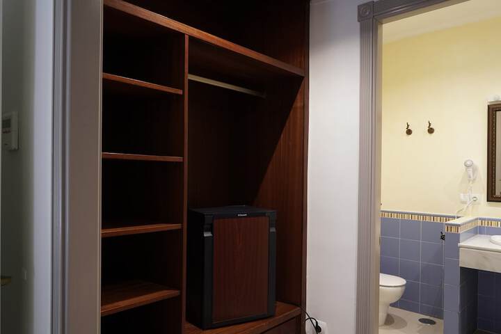 Room 7 of 24