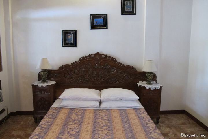 Room 6 of 99