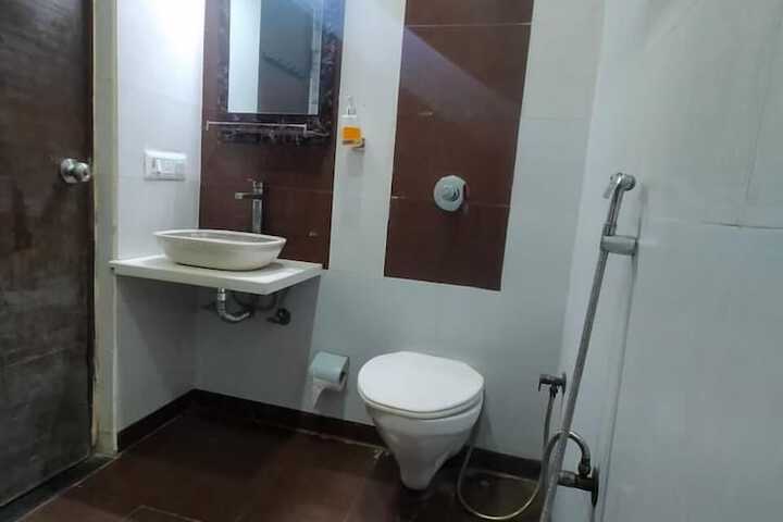 Room 21 of 32