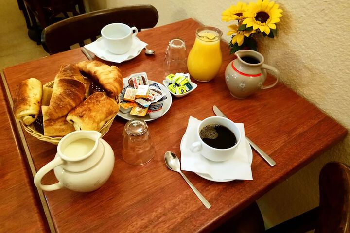 Breakfast/Coffee Service 15 of 18