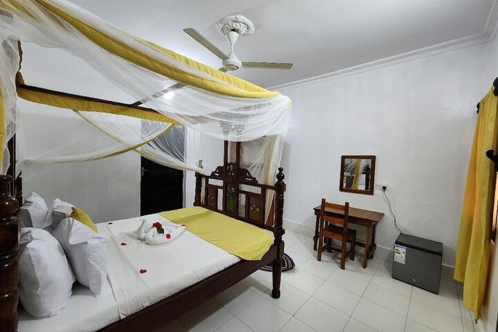Room 8 of 55