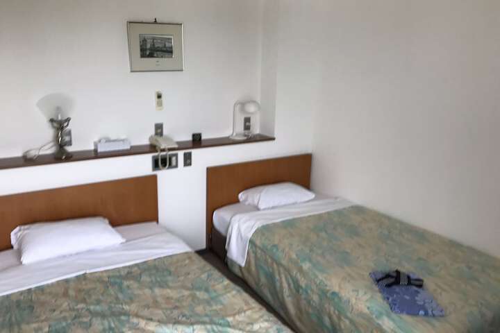 Room 9 of 60
