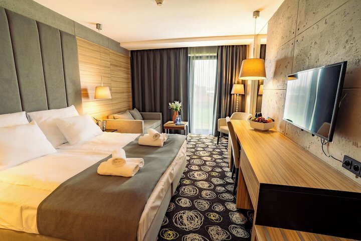 Room 10 of 36