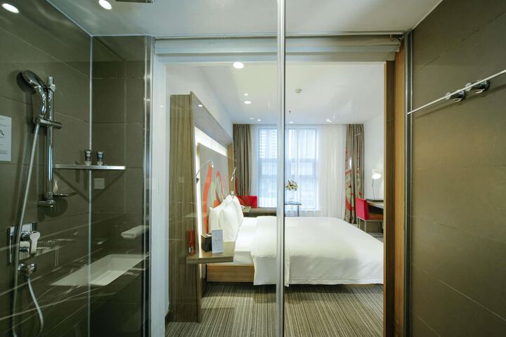 Room 36 of 183