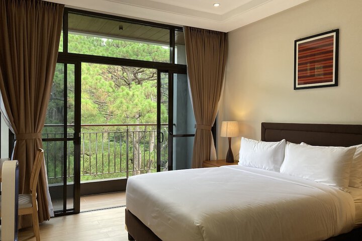Room 10 of 17