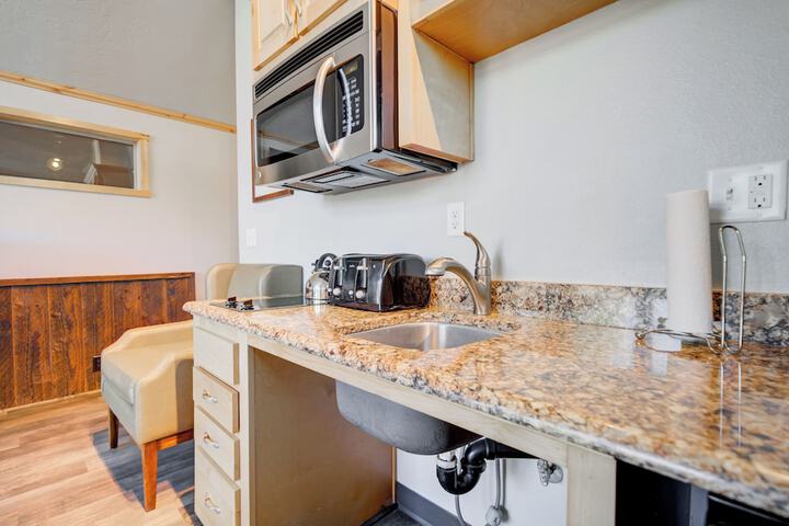 Private kitchenette