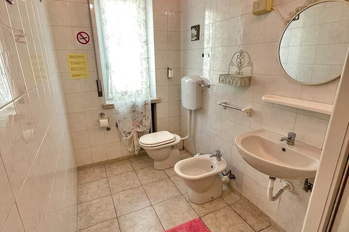 Room 123 of 140