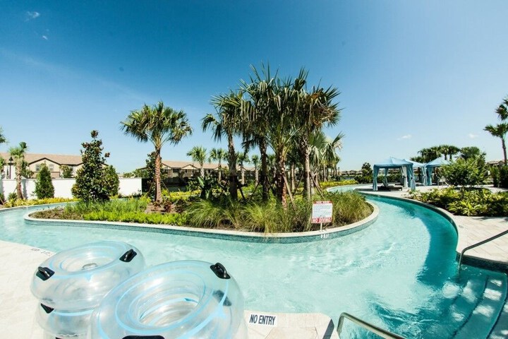 Pool 32 of 65