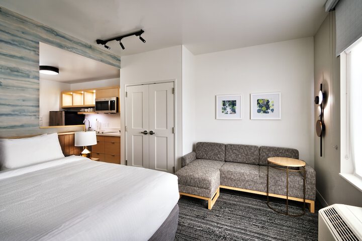 Room 12 of 30