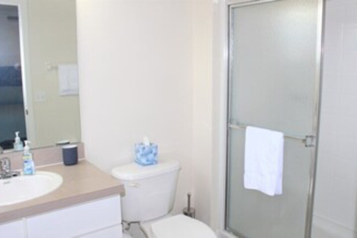 Room 12 of 118