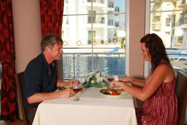 Dining 46 of 51
