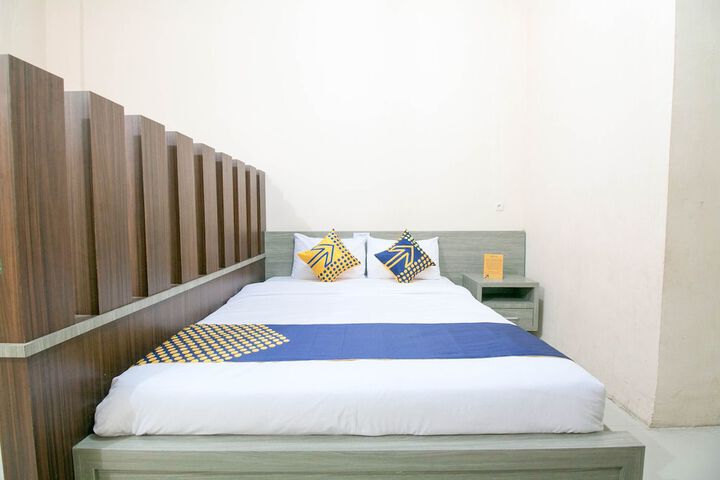Room 17 of 34