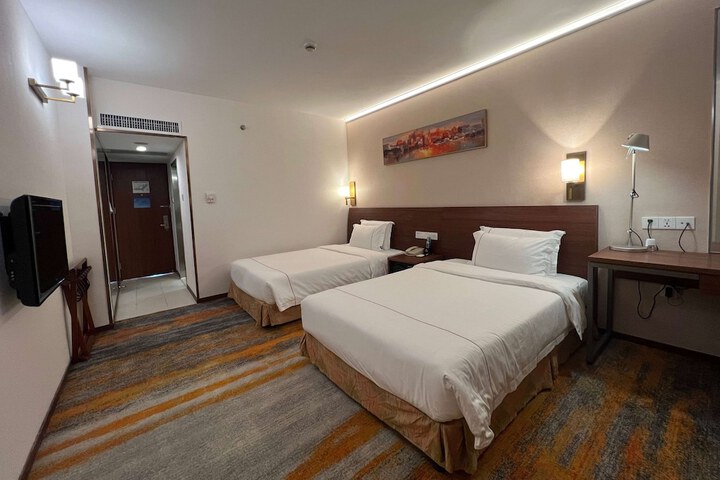 Room 30 of 70