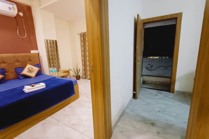 Room 53 of 62