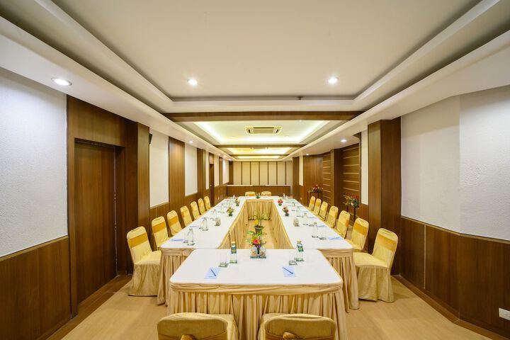Ballroom/Hall 80 of 86