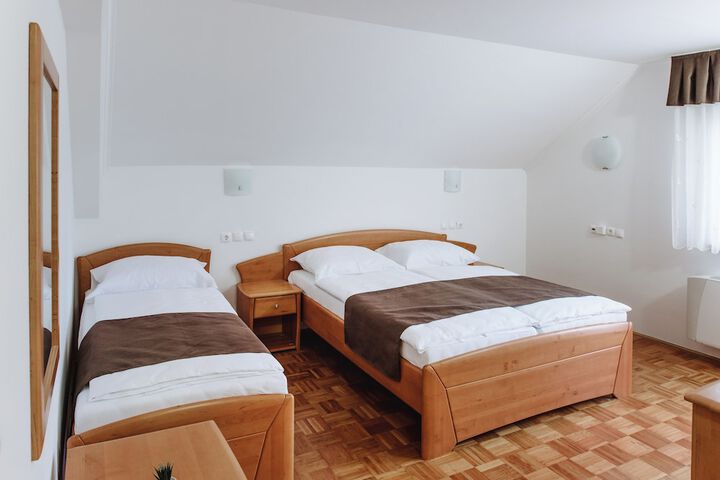 Room 9 of 39