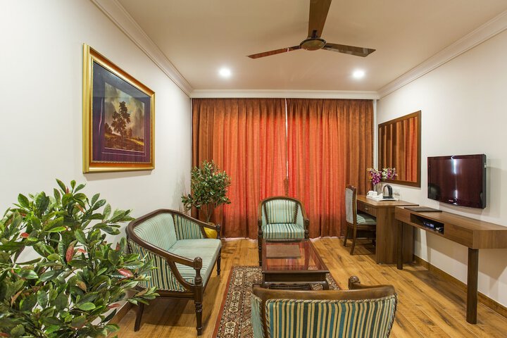 Room 15 of 37