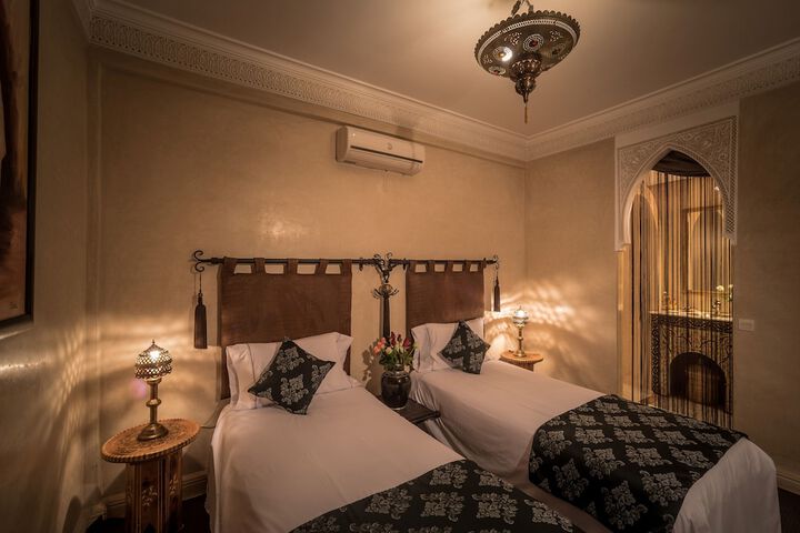 Room 16 of 44