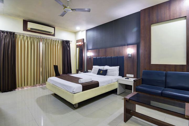 Room 10 of 18