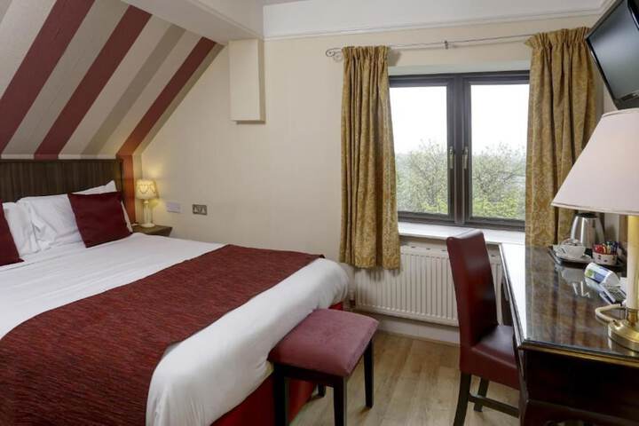 Room 6 of 32