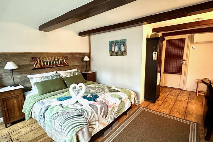 Room 21 of 51