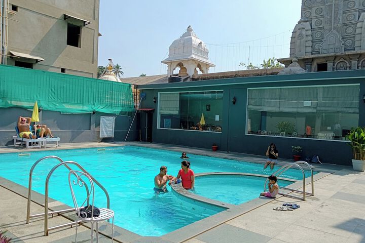 Pool 31 of 49