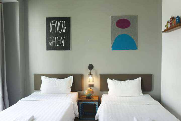 Room 16 of 49